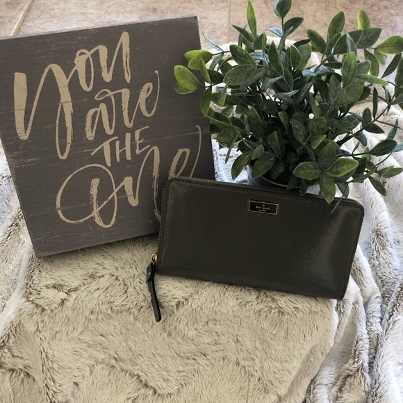 New Kate Spade Shiny Heregrey Women’s Wallet - Picture 1 of 2